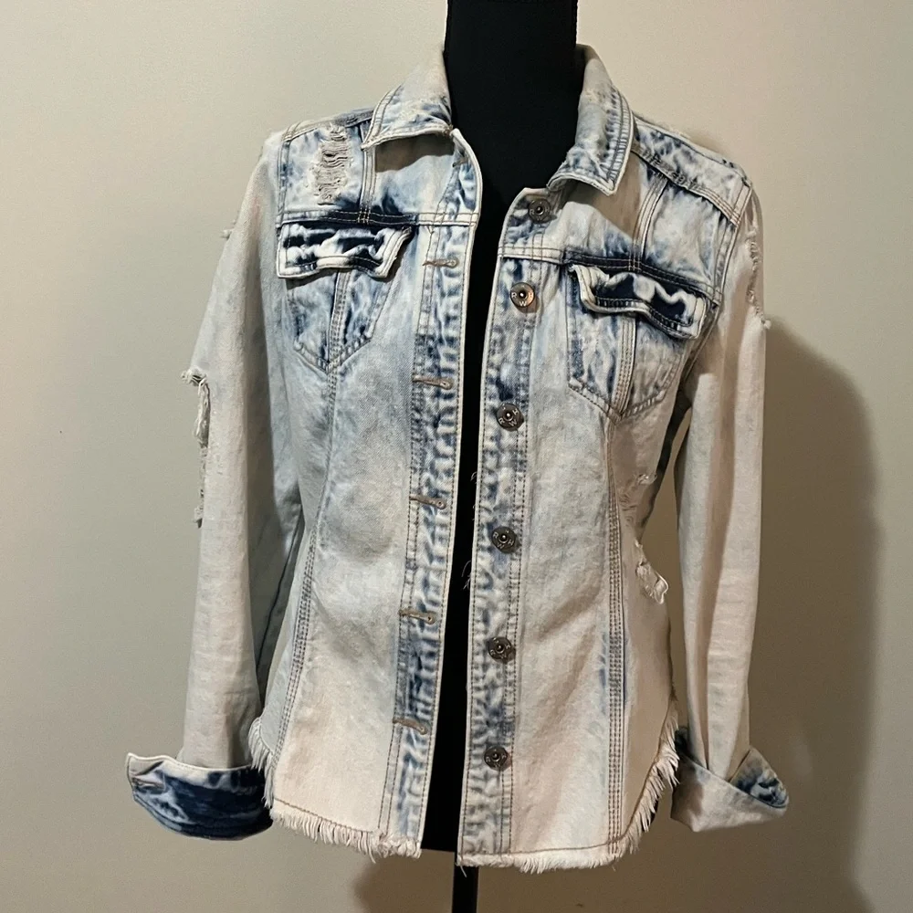 Jean jacket - Picture 1 of 3